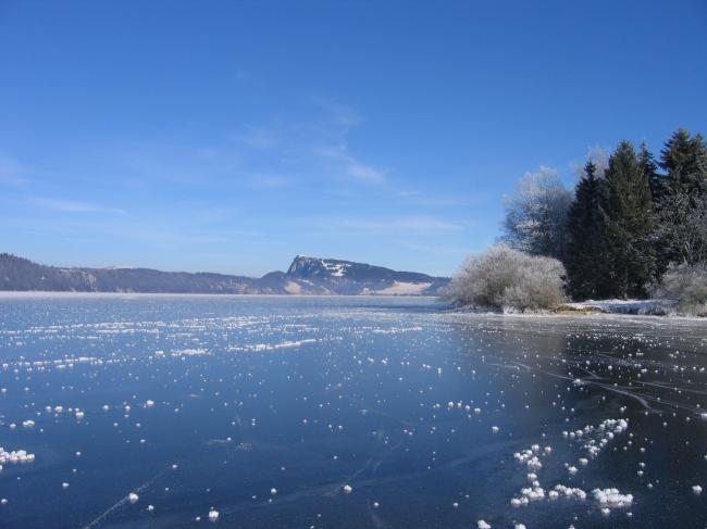 Lac de joux gelé