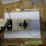 Les servos su la platine amovible