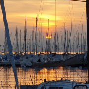 coucher de soleil au port d'Ouchy